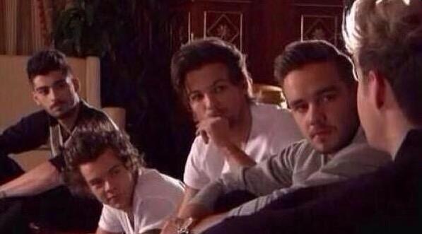 goldynarry's tweet photo. THE WHOLE FANDOM WAITING FOR NIALL TO TWEET LIKE

#ThankYou1Dfor 
#5YearsOfOneDirection http://t.co/SwrIjXEJCd