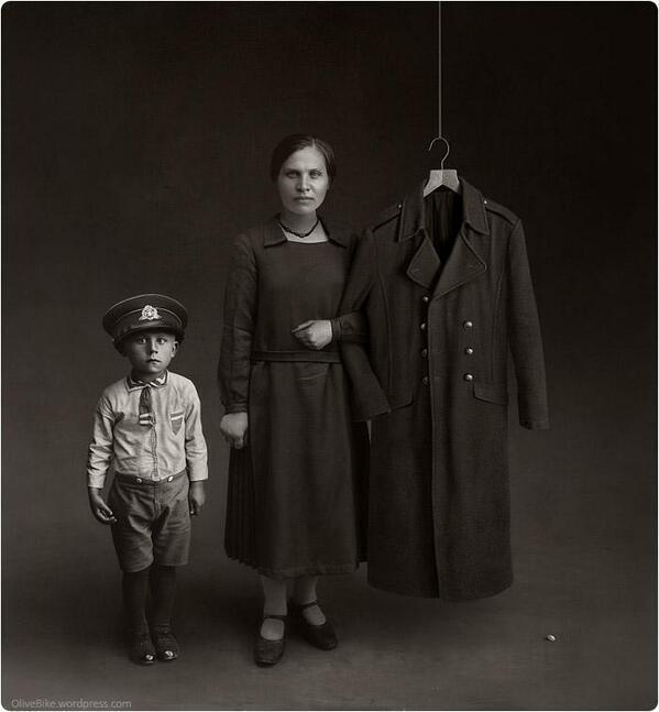 “Savaşı zenginler çıkarır, yoksullar ölür”   
- Savaşı en iyi anlatan Görünmez Baba isimli fotoğraf