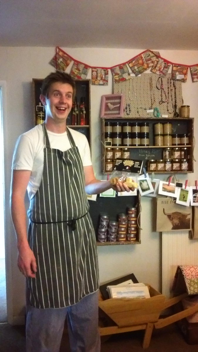 yvetteryancapps's tweet photo. Dan @thegrainary looks pleased to have @UltimateEng in stock! #placestostay #foodie #fudgefans http://t.co/Tc2AwNOGF6