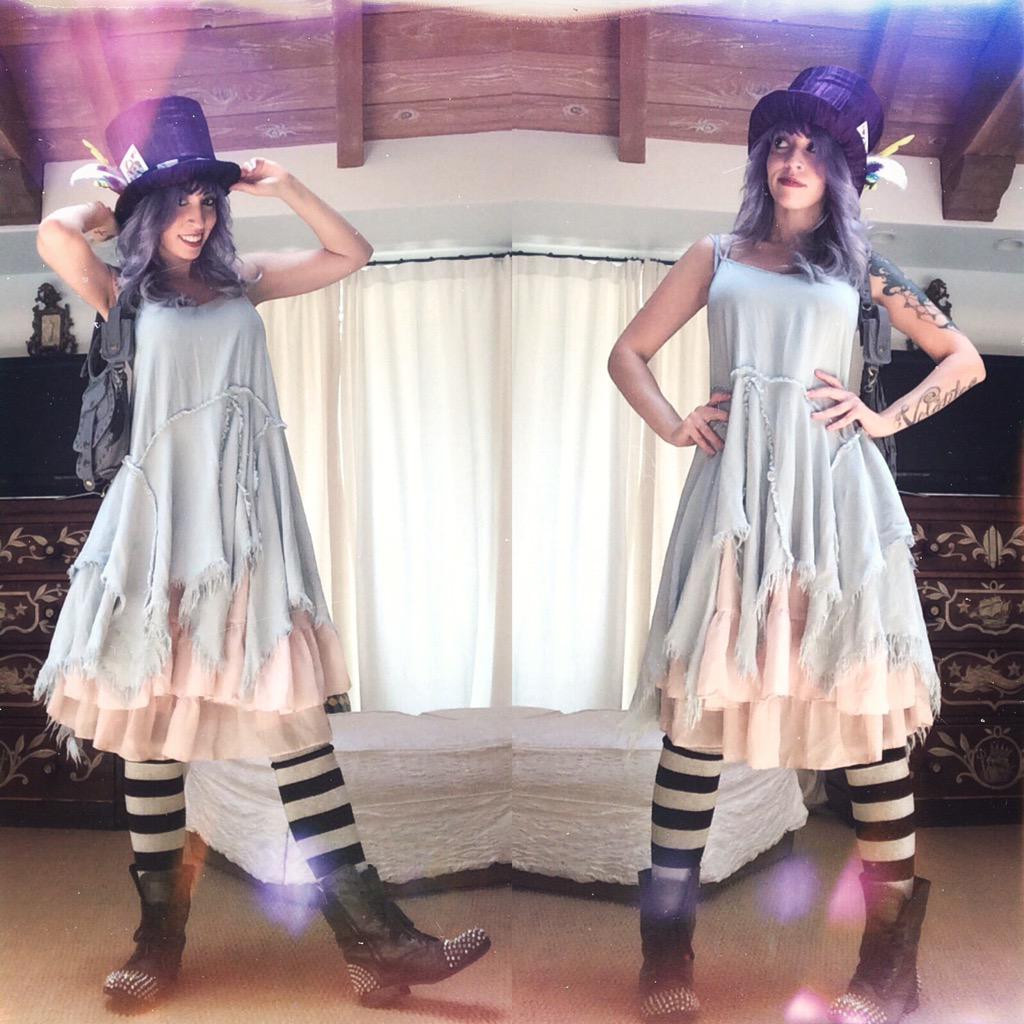 VividVivka's tweet image. One 50lb bag and a carry-on I can barely lift. @DallasGamingExp .... I'm coming for you!! #ootd