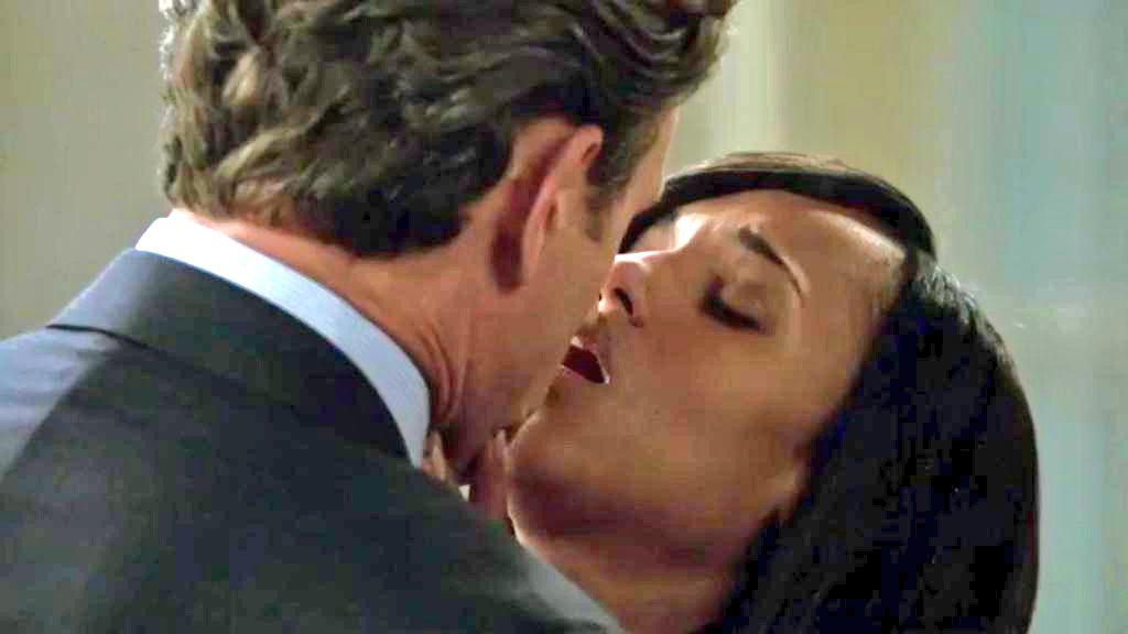 Reds_Logic's tweet photo. Don't brag about making her moan, you're a fucktoy boo! Can you take her breath away, w/out words? #ScandalLessons http://t.co/qvtu3xqqf7