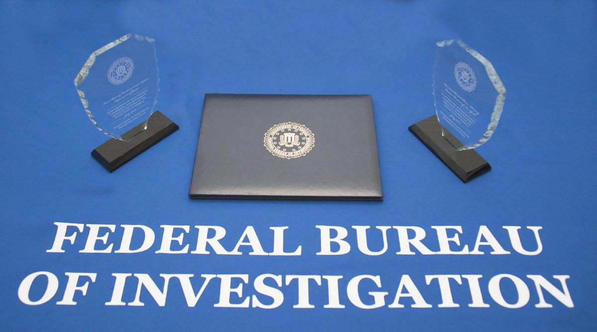 FBIWFO's tweet image. Today we presented #FBI Service Awards to @DCnews1 @EDVAnews @TheJusticeDept for their hard work. #teamwork #thanks
