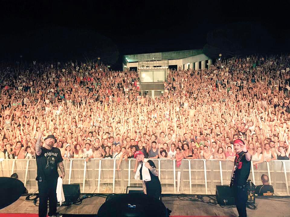 roxystar92's tweet image. 17/07/2015 gran concerto j-ax il top 🎶🙌🏻🎶🎊🎉😎❤️
