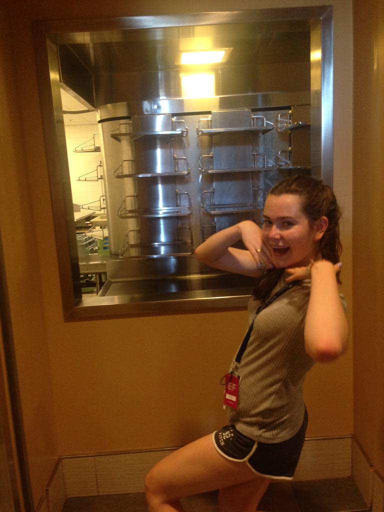 EdleAHilton's tweet photo. #efcamp #efacavengerhunt1 http://t.co/60Yw8eKxQQ