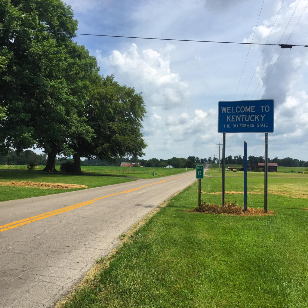 DriveKentucky's tweet photo. Home Sweet Home.
Lafayette Road, Scottsville, KY.
#DriveKentucky #Kentucky #homesweethome http://t.co/SEnSRdZPGs