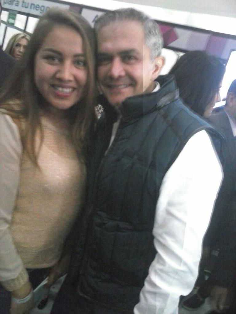 PrepaSi_MC's tweet photo. @P_Prepa_Si #AldeaDigital #CienciayTecnologia #ActividadesComunidad #MagdalenaContreras @ManceraMiguelMX @P_Prepa_Si http://t.co/V9wSf4AlQV