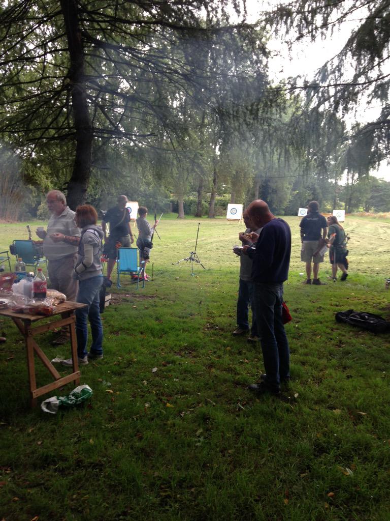 BowmenOfGower's tweet photo. Goodbye BBQ for @ArcherySwan and @rem8492 tonight! #BBQ #archery #GoodLuck for the future both! http://t.co/St6nsms6fn