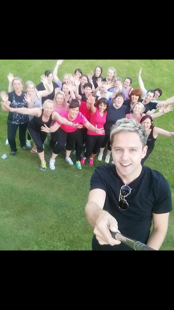 drumna43's tweet photo. Great meeting @derekryanmusic  tonight at our class. Just what we needed before our 5k next week @StJohnsGAA http://t.co/N9pqBRzMsS