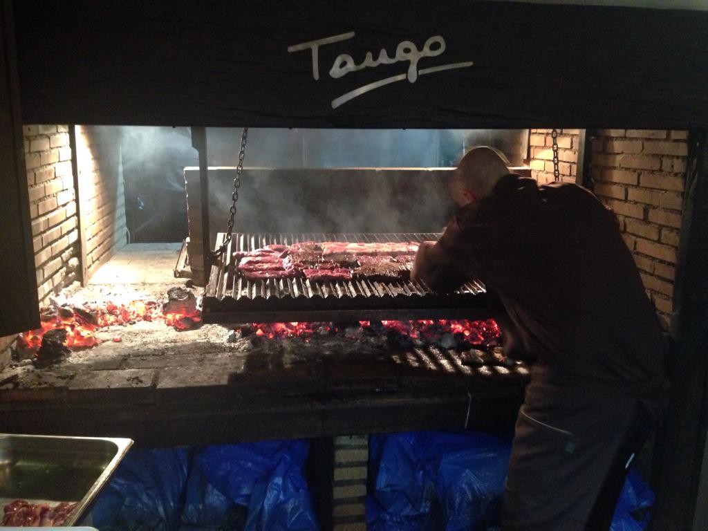 Inauguración del restaurante <a href="/TangoBanus/">Tango Restaurante</a> ... A full !!!