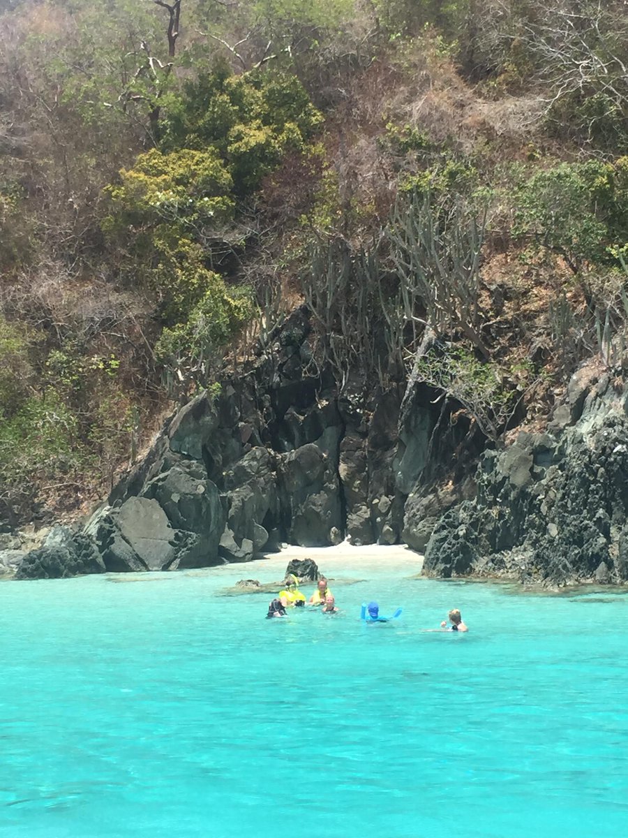 BigBlueUSVI's tweet photo. Hangout at St John's only mermaid's chair, accessible by private boat.#stjohn #usvi #ttot #boating #hiddenbeach http://t.co/MxyP8UYHTG