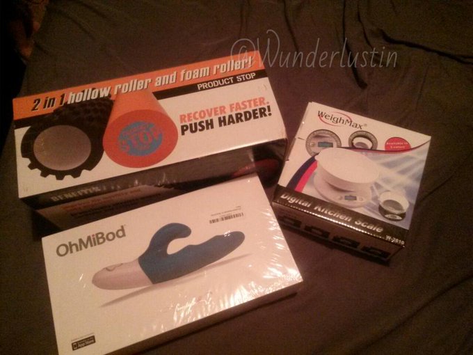 Looks at my lovely wishlist items! Thank yoouu. <3 http://t.co/bDXdDsBHO2 http://t.co/oHRjWt75SF