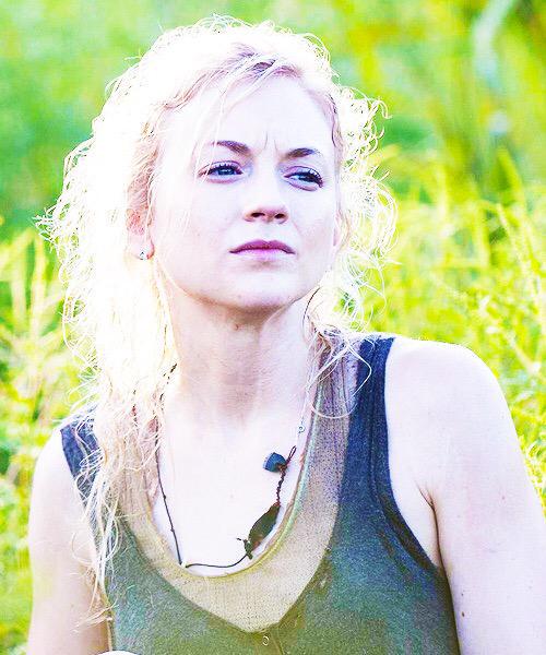 AspynBabe's tweet photo. I miss Beth Green (@emmykinney) on TWD. Am I the only one who screamed and cussed at the TV when this happened? x http://t.co/hcLL6EimtS