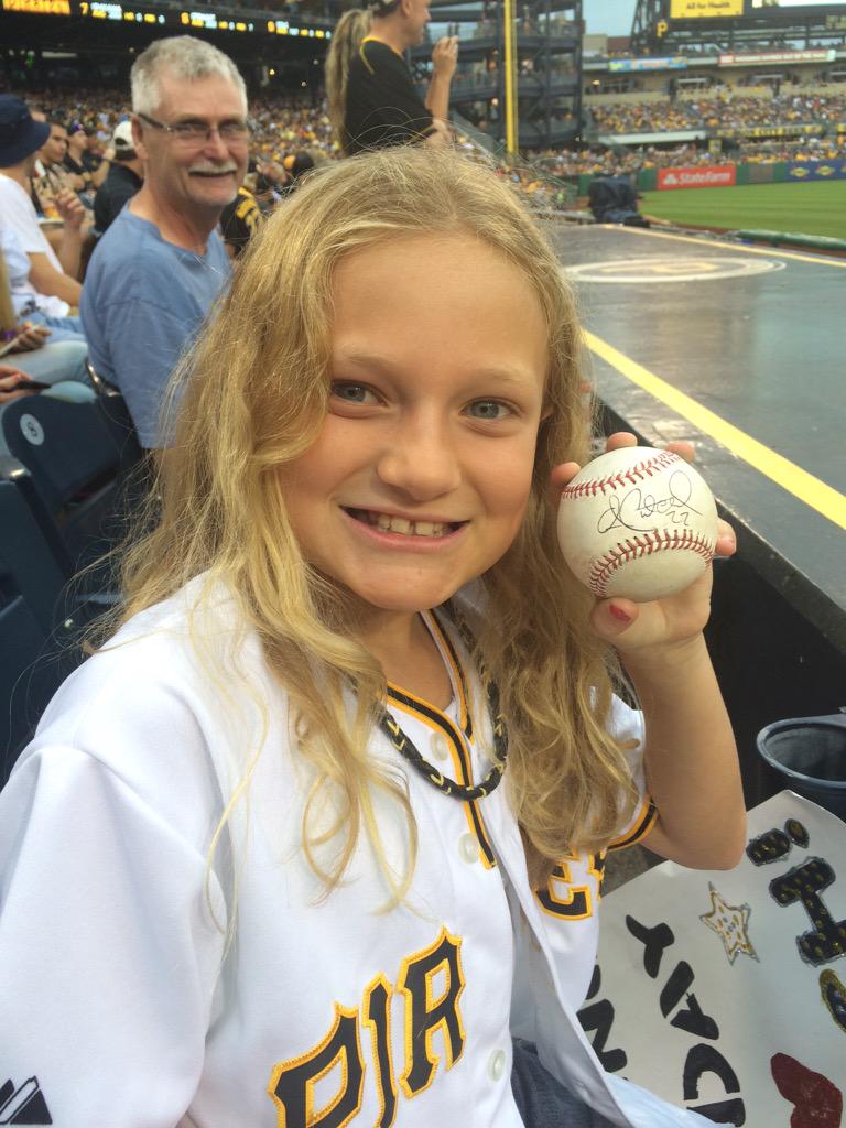 Thanks <a href="/TheCUTCH22/">Andrew McCutchen</a> for the signed ball. You made my daughters 9th birthday! Cutch fan for life! #LetsGoBucs