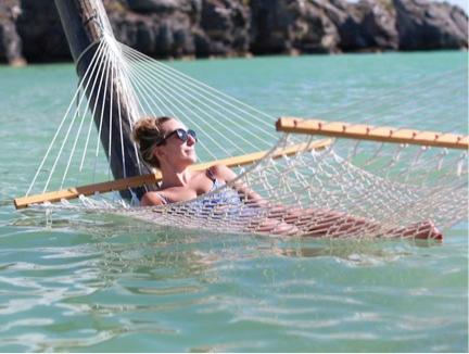 Bermuda's tweet image. RT if you wish you were here. 😎🌴🍹☀️🌊  (pic: @juliadzafic)