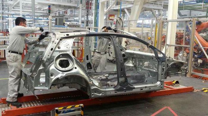 UAW americana se queja con Obama porque Ford invierte más para producir en México bssl.es/1DzAXWe