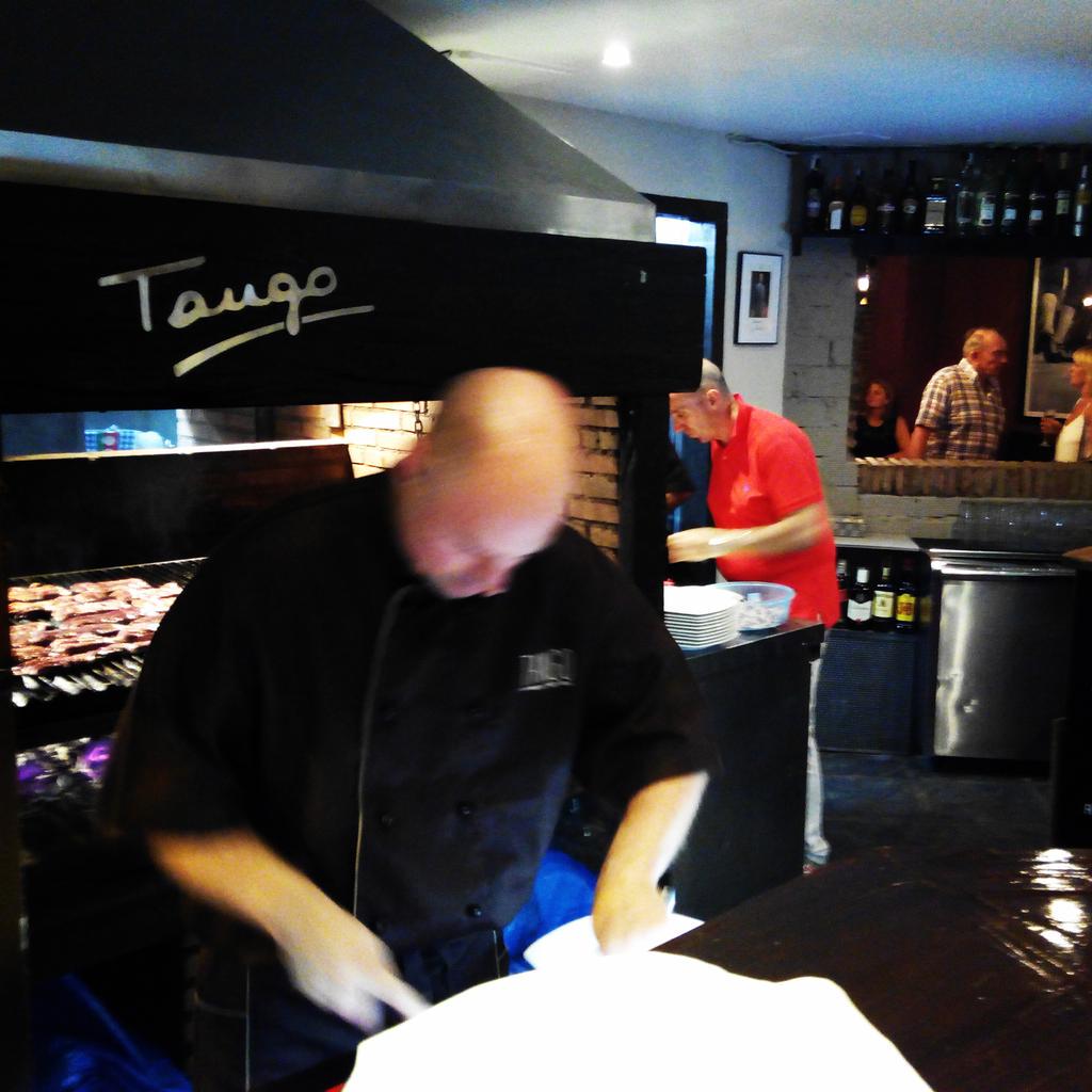 Super re-opening party! More than 200 guests join us tonite! Thanks to everyone! We love u all!!! #PuertoBanus