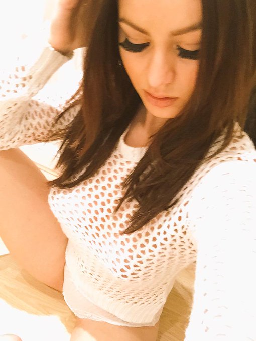 #Selfie #TBT 🙊 the best are yet to be discovered on http://t.co/QDRFCQR0f4 http://t.co/bAVMrX9XKY<a href="/tag/selfie"class="tags">#Selfie</a><a href="/tag/tbt"class="tags">#TBT</a>