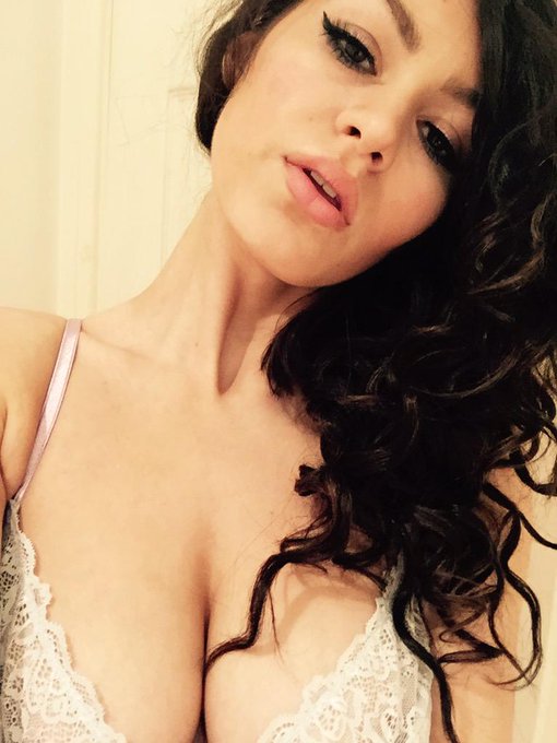 #Selfie #TBT 🙊 the best are yet to be discovered on http://t.co/QDRFCQR0f4 http://t.co/bAVMrX9XKY<a href="/tag/selfie"class="tags">#Selfie</a><a href="/tag/tbt"class="tags">#TBT</a>