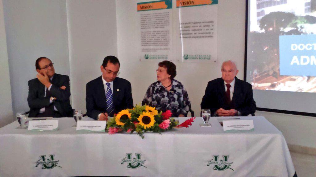 unisimon's tweet photo. Hoy es un día de grata recordación para #Unisimón. Presentamos nuestro Doctorado en Administración. http://t.co/4KAXmQBlzB