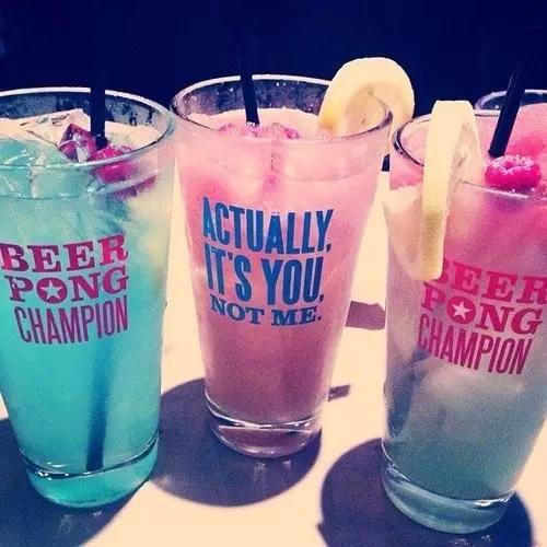 RolPatronus's tweet photo. —Las bebidas de Jade, Megan y Ashley tienen pociones para "alegrarlas" además del alcohol — #PlayaPR http://t.co/10Rn9X3Nci