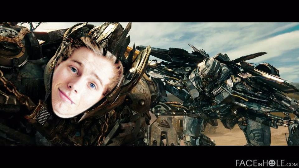 LukeRHsButtocks's tweet image. #SHESKINDAHOT 
#AUTOSOS 
#SOSOBOTS