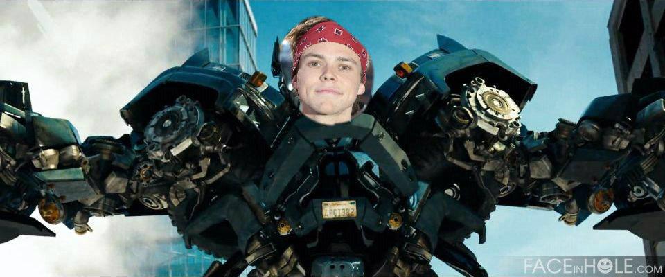 LukeRHsButtocks's tweet image. @5sosmultimagine have you ever imagined 5sos as Autobots? Well now you can they&apos;re #AUTOSOS