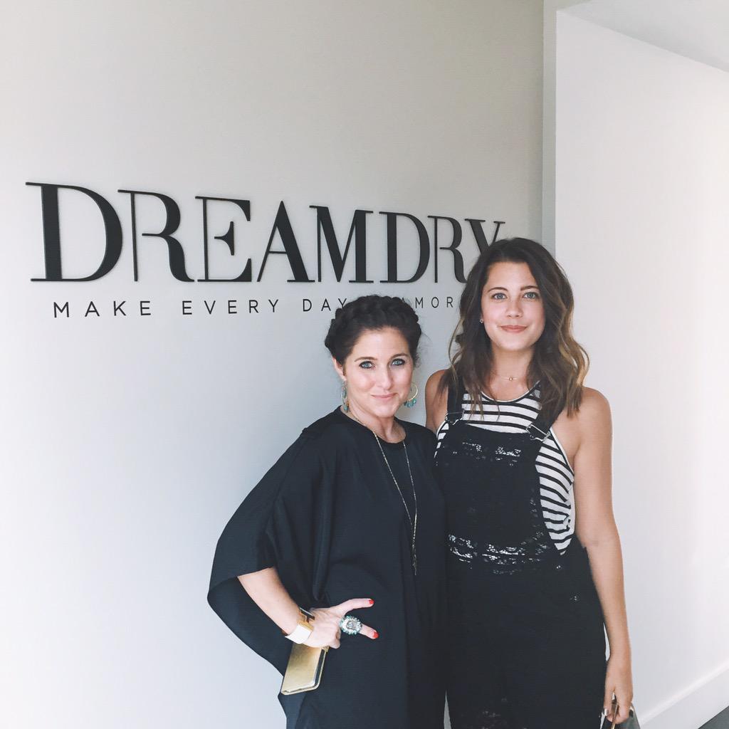 Congrats on the new <a href="/DreamDryStyle/">DreamDry</a> at the <a href="/Waldorf_Chicago/">Waldorf Astoria Chicago</a>, @RobinDreamDry!!