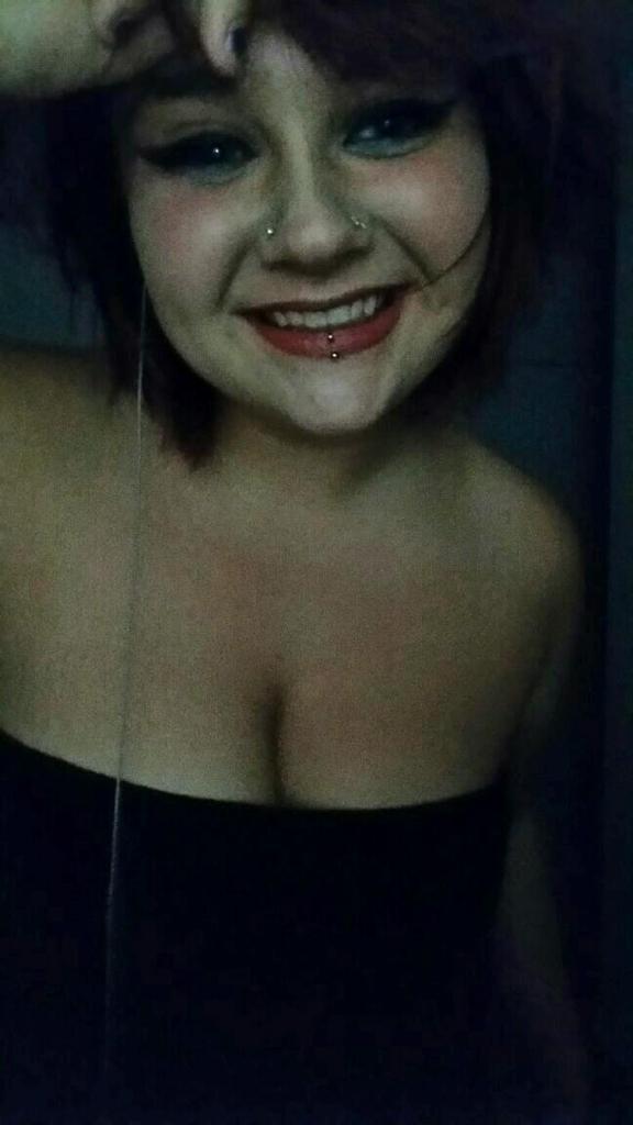 ModifiedMakeup's tweet photo. 😀 http://t.co/r4wUxdhr1i