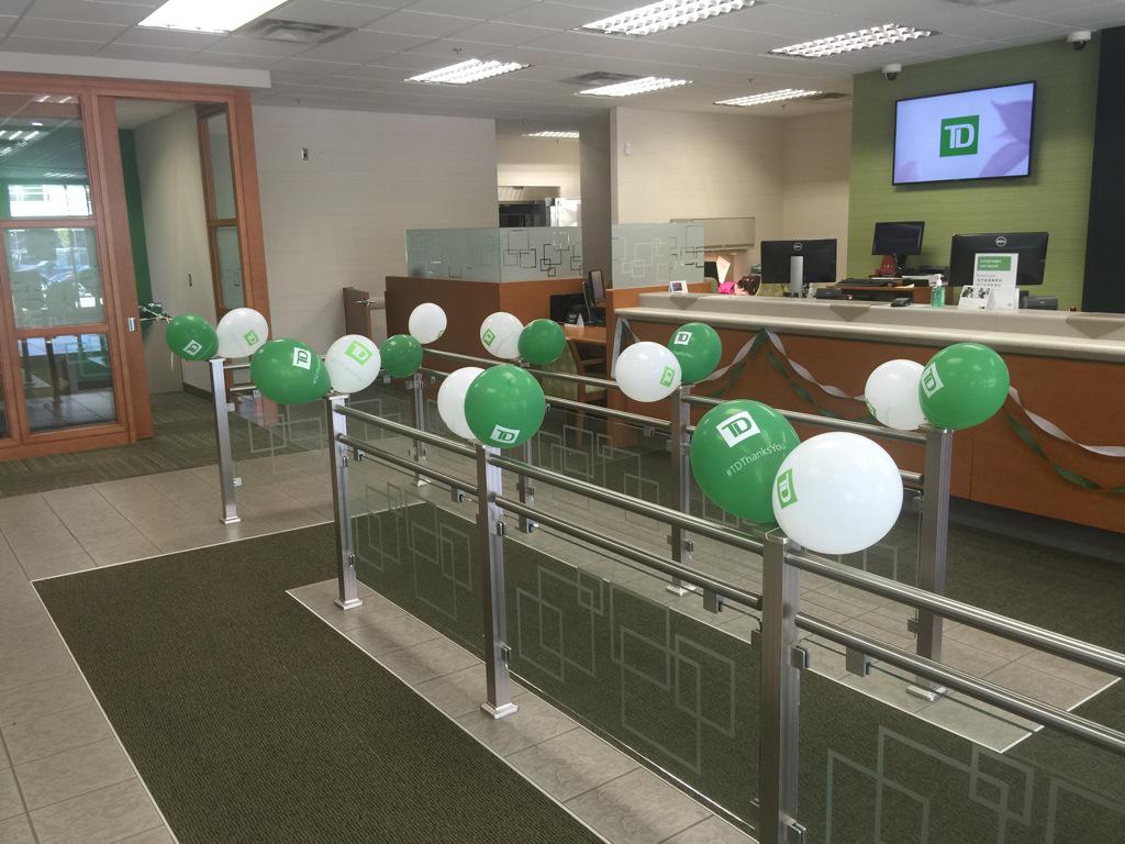 StephTennant26's tweet image. #TDThanksYou #ThenAndNow #9310 #bestbranch #mythen @AlexChiang_TD @EricKim_TD