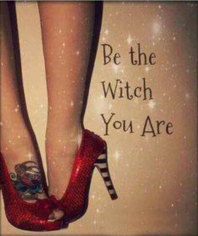 SuzieColl's tweet photo. Always! 😈😇#yourchoice http://t.co/R73ygeqq1Y