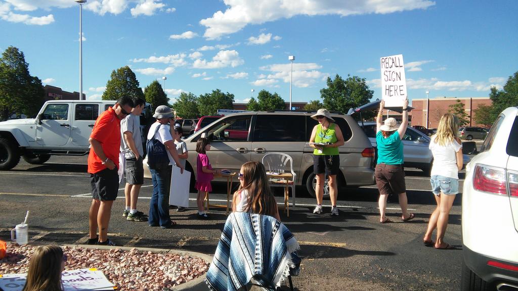JeffcoStandUp's tweet photo. AWESOME CROWD today at Walmart! #standup4kids #recall http://t.co/q9XlZcClIv