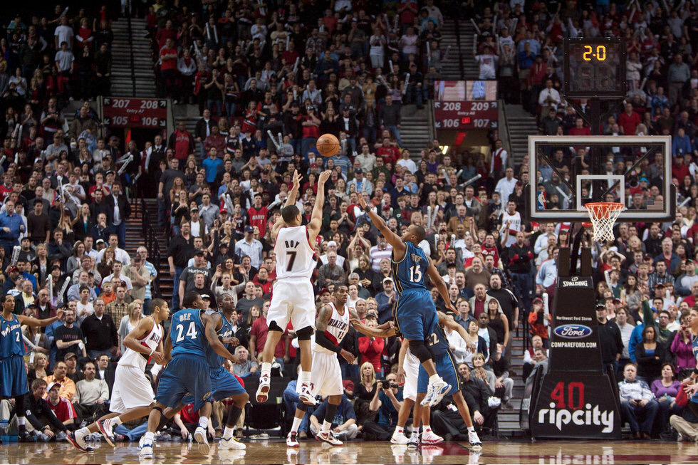 Happy birthday to Brandon Roy one of my favorite Nba players! Sad that a knee injury fucked up his career 