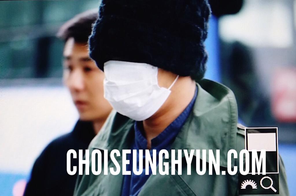 [24/7/15][Pho] BIGBANG @ sân bay Incheon đến Malaysia. CKpIXa3UYAAGf5U