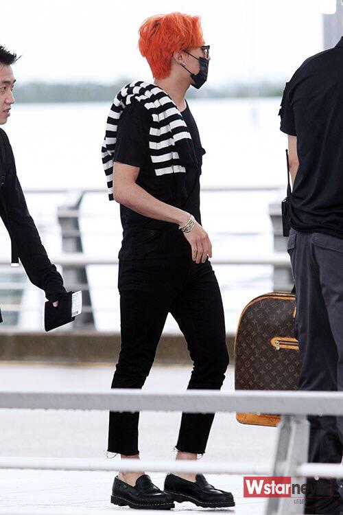 [24/7/15][Pho] BIGBANG @ sân bay Incheon đến Malaysia. CKpKn8vUkAAOQJA