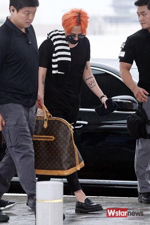 [24/7/15][Pho] BIGBANG @ sân bay Incheon đến Malaysia. CKpNAi_UsAEnnEZ