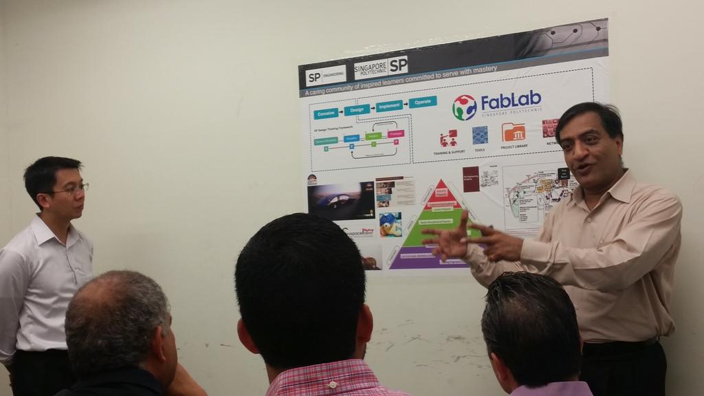 MITREAP_C2's tweet image. How @SingaporePoly thinks about eng education: from tinkerer to maker to innovator. Shout out to @fablab! #MITREAP