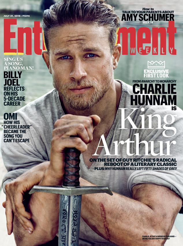 enews's tweet photo. Oh heyyyy, your majesty! Charlie Hunnam, WE BOW DOWN TO YOU: ❤️👑 http://t.co/3Uy0zcNXUL http://t.co/EsQGiHWc1Q