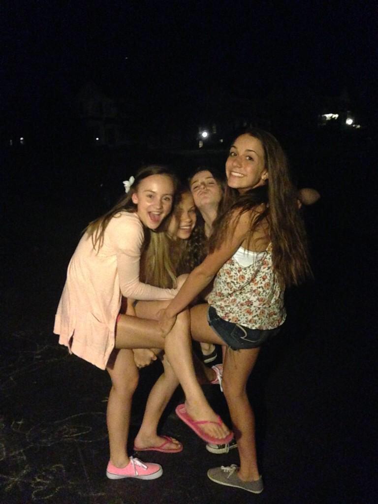 zoedomsohn's tweet photo. @emconroy @gianna6313 @ciara_brandtlee wow guys love us!!! #whatwerewe http://t.co/piRijoordL