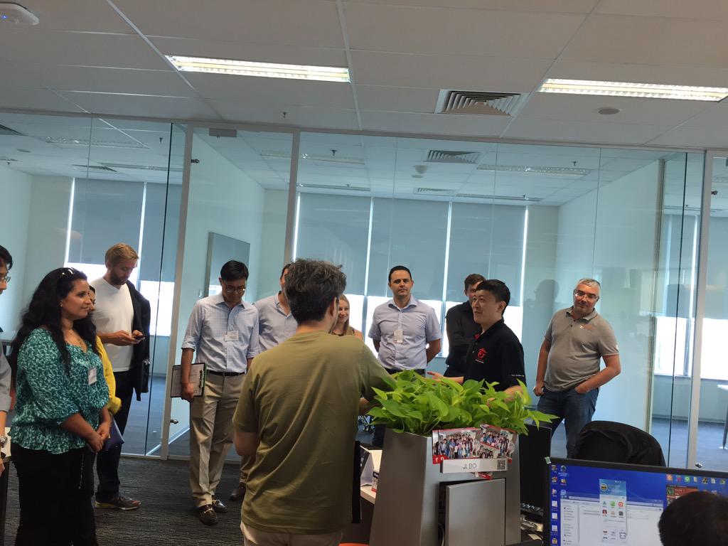 lenagoh's tweet image. @Garena_Online sharing #MITREAP team how they are connecting to their customers in gaming,eshop n echat.