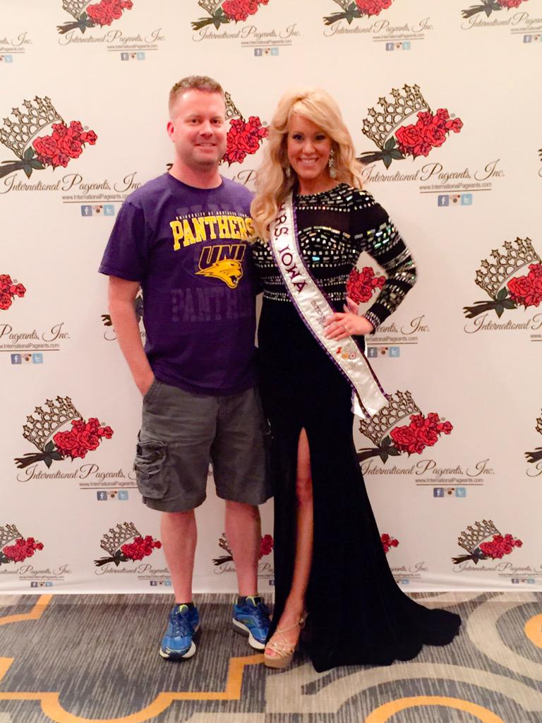 JillBreesBarr's tweet photo. Look who arrived tonight after the #GoRed Meet & Greet Gala! @mikebbarr #MrsIowaIntl2015 #mrsintl2015 ❤️ http://t.co/hSBhI8W0Ig