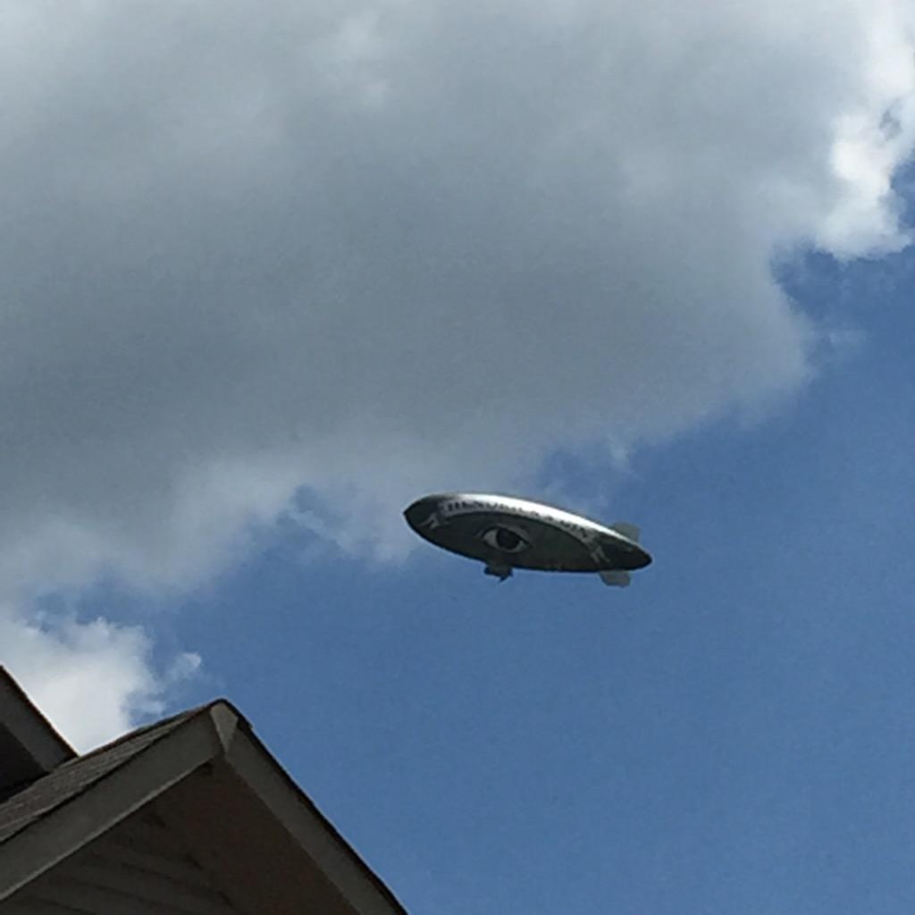 SheaNicholeShay's tweet image. Saw this blimp today over my neighborhood! #HendricksGin #CucumberChallenge