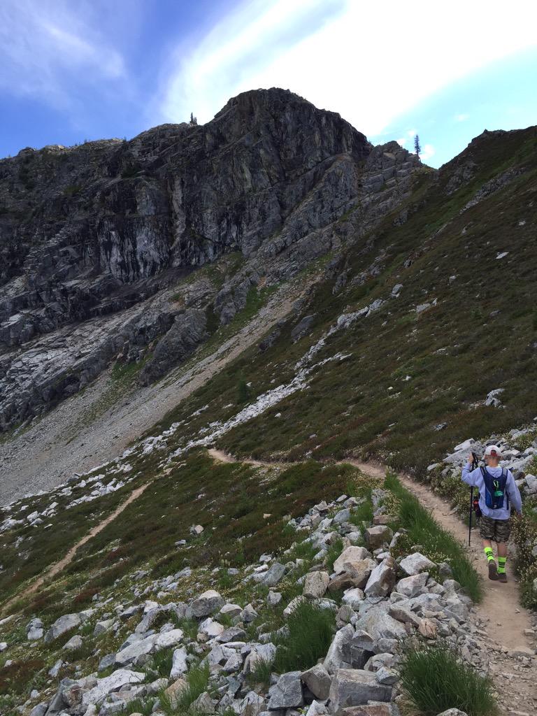 zzsmiller's tweet photo. .@N_CascadeHiking hit #MaplePass today and it was excellent http://t.co/zscE70JScR