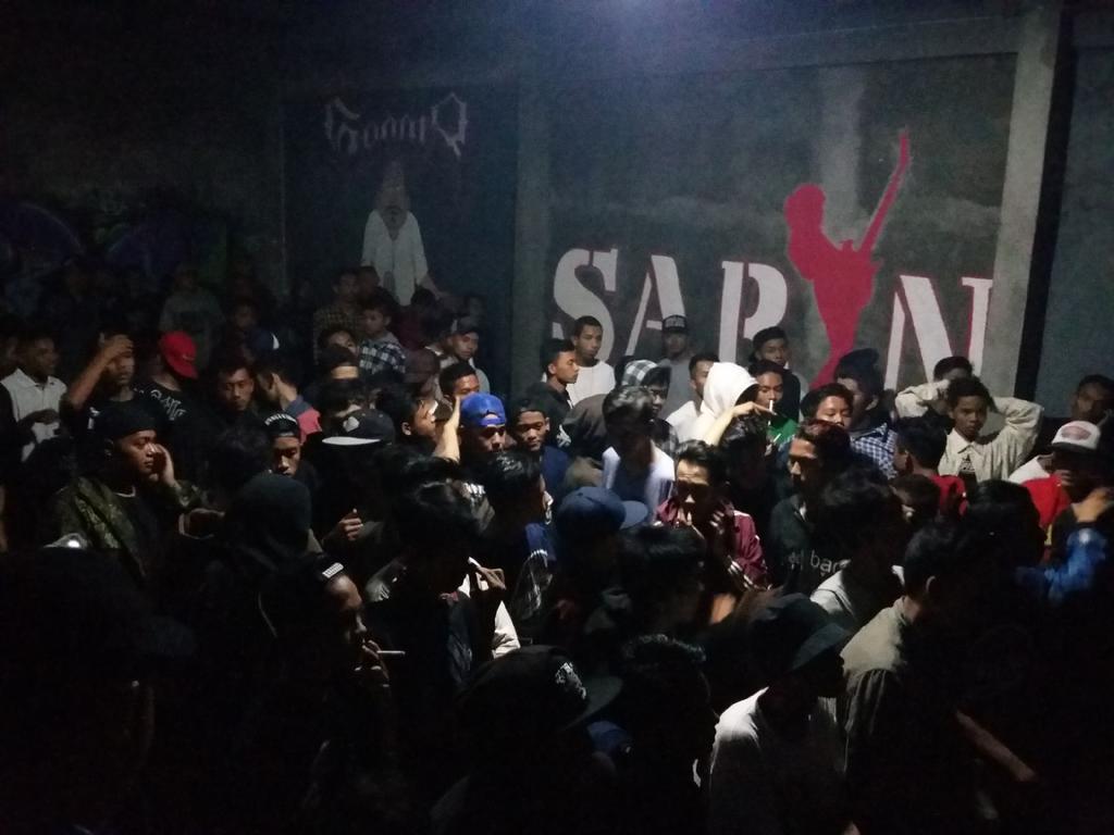 atmosfer dangdutan tadi malam, meng oleh sitik fotone gara2 do akeh seng mabok 😥😄