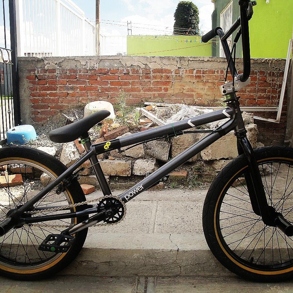 LuisRivasBikes's tweet photo. after a good clean... is ready to go.
#LuisRivas #bikes #self #haro #sunday #primobmx #LRbikes #bmx #streed http://t.co/o812GICNN9