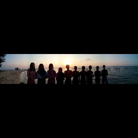 unpala06's tweet photo. Ini kita, kita dengan jutaan impian, kita dengan penuh ambisi, bukan hanya sekedar kicauan!!! #KeepPride http://t.co/kBSRuPoqQN