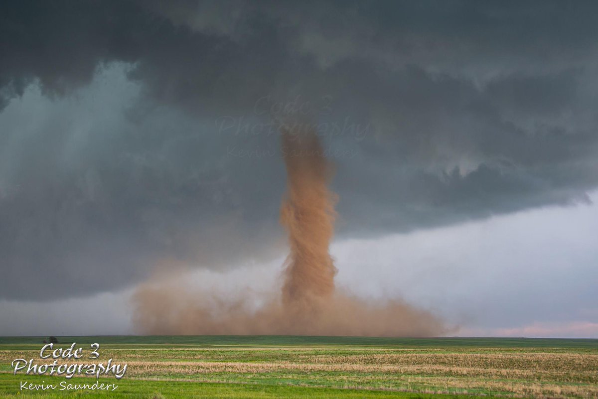MrTwisterChaser's tweet photo. Top 10 Weather Photographs: 7/23/2015 "Tornado Plows Through a Colorado Field" http://t.co/Jftz59JjfE http://t.co/8mrf7iAmOC