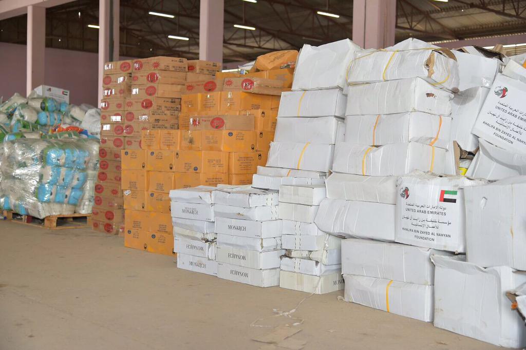 Forsan_UAE's tweet photo. شحنة المساعدات ستغطي احتياجات معظم العائلات والسكان في مدينة #عدن كخطوة من خطوات استمرار عودة الحياة الى طبيعتها . http://t.co/RosZiYKTXg