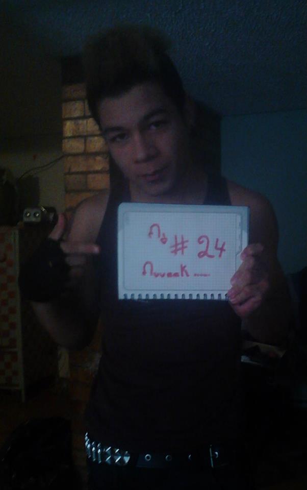 MalejaMat's tweet photo. aww hoy hace 1 año y dos meses conoci a lo mas bello que  amo http://t.co/jTxhxS8Lg7