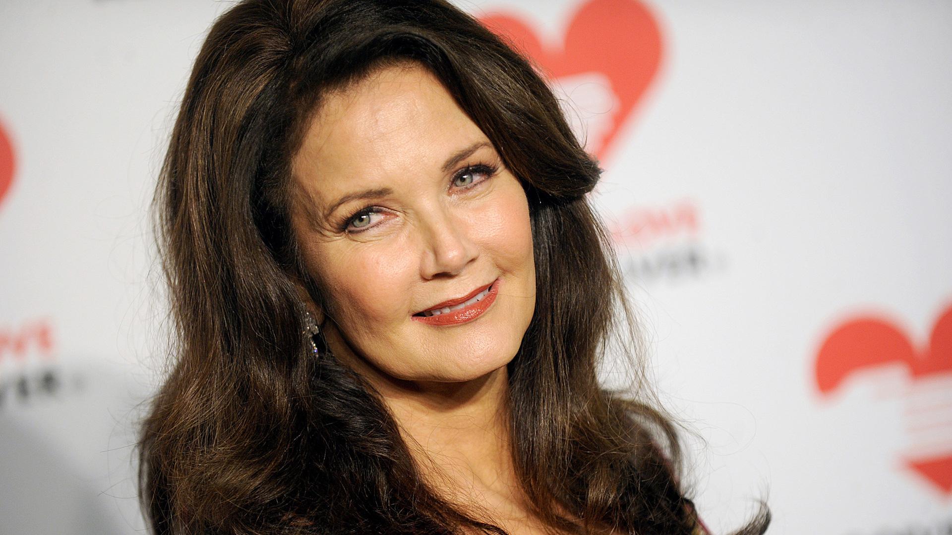 Felicidades a Lynda Carter que cumple hoy 64 años. Siempre recordada por Happy birthday 