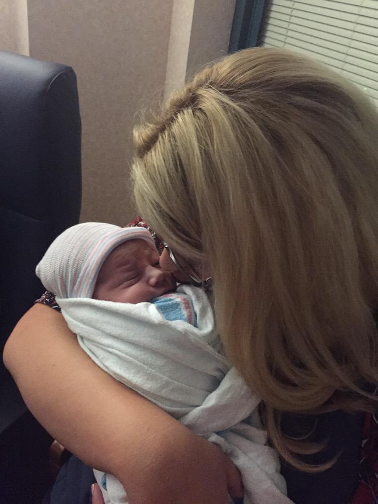 credd821's tweet photo. Hixon Thomas is finally here 😍😍😍 #auntcc http://t.co/NKCaR4kw2l